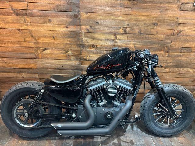 Harley Davidson Iron 883 Negra