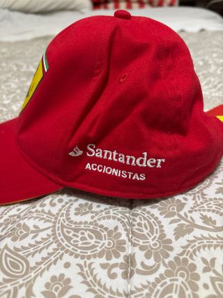 Pack Ferrari: Mochila y Gorra Roja