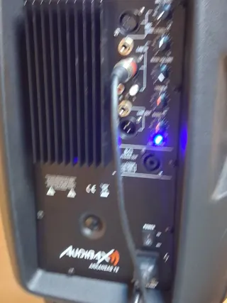 Altavoces autoamplificados Alesis Negros