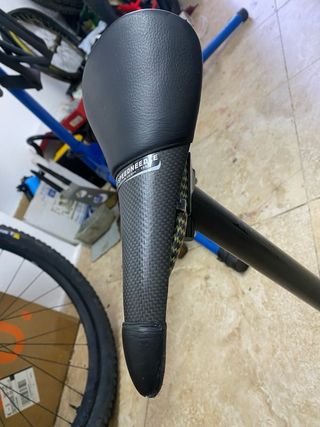 Sillín Tune Speedneedle Marathon Carbon