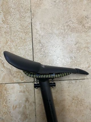 Sillín Tune Speedneedle Marathon Carbon