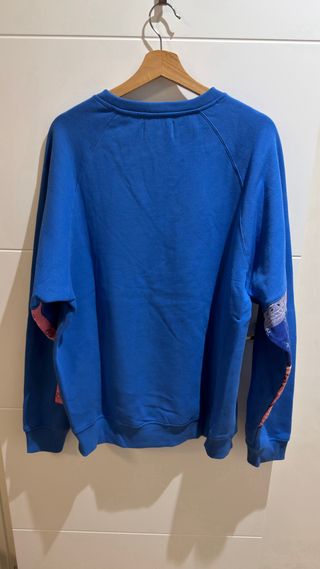 Sudadera Grimey Azul con Detalles Rosas