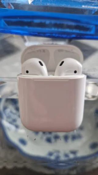 AirPods Apple