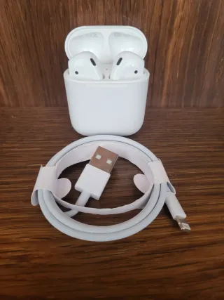 AirPods Apple