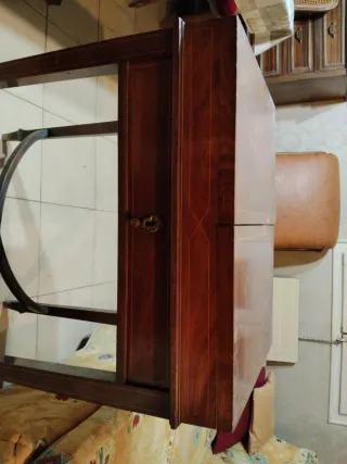 Mueble Costurero de Madera