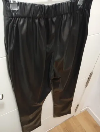 Pantalón engomado negro unisex