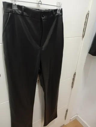 Pantalón engomado negro unisex