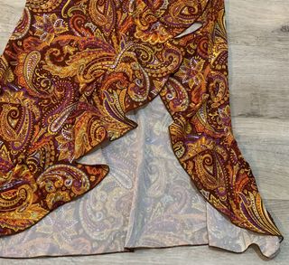 Falda larga estampada con volantes