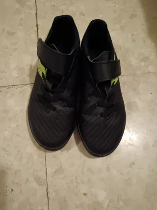 Zapatillas de fútbol Kipsta negras y verdes t 31