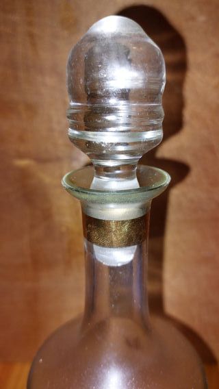 Jarrón de cristal decorado en dorado