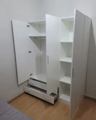 Armario Blanco con Cajones y Estantes