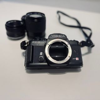 Cámara Yashica FX-3 Super con tres objetivos