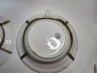 Juego 2 Platos Porcelana Decorados Cisnes