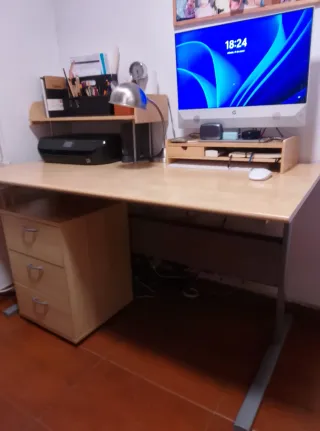 Escritorio madera y metal con cajonera