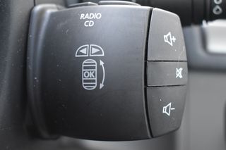 Renault Megane AUTENTHIQUE 1.6i 100 cv 5 puertas