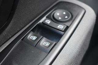 Renault Megane AUTENTHIQUE 1.6i 100 cv 5 puertas