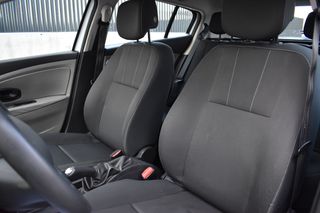 Renault Megane AUTENTHIQUE 1.6i 100 cv 5 puertas