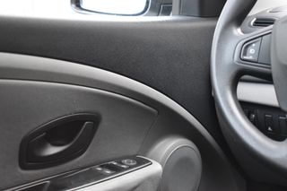 Renault Megane AUTENTHIQUE 1.6i 100 cv 5 puertas