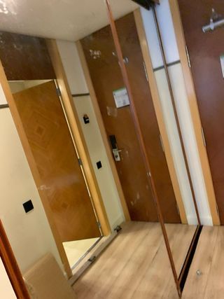 Oficial de carpenteria  metalica y montaje d alum.