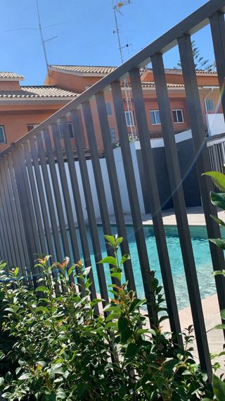 Oficial de carpenteria  metalica y montaje d alum.