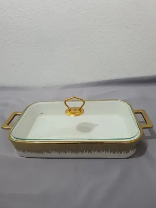 Fuente cerámica dorada y blanca con tapa