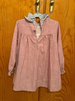 Vestido rosa niña con cuello volante