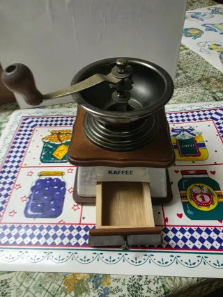 Molinillo de café vintage manual