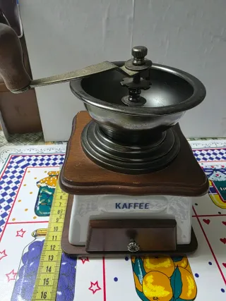 Molinillo de café vintage manual
