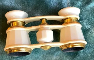 Binoculares antiguos de ópera