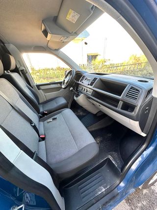Volkswagen Transporter T6 Larga 2.0 TDI Azul