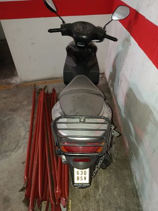 Moto Scooter Daelim 49 cc