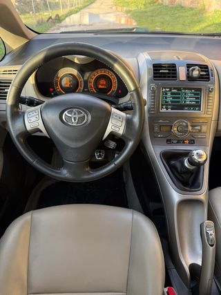 Toyota Auris 2.2 D4d 177cv diesel