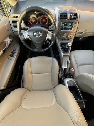 Toyota Auris 2.2 D4d 177cv diesel