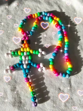 Collar de Cuentas Lagarto Arcoíris.