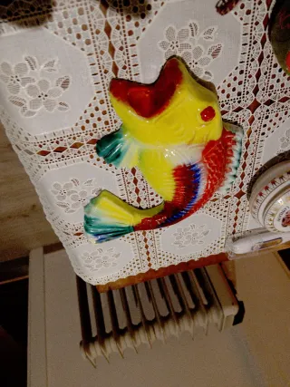 Soprammobile pesce colorato appendibile