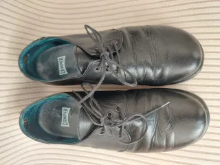 Zapatos Camper de cordones negros