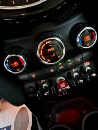 Mini Cooper automático con libro de mantenimiento