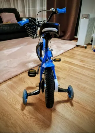 Bicicleta infantil azul