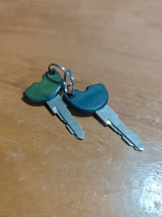 Maletas Rígidas Moto Bagtecs + Herrajes Universale