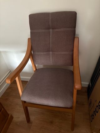 Conjunto de 2 sillas de madera y tela