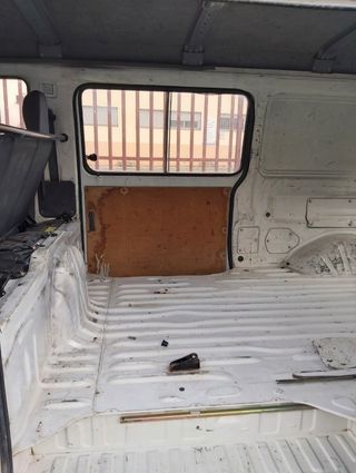 Mitsubishi L 300 1998