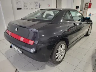 Alfa Romeo GTV 2004