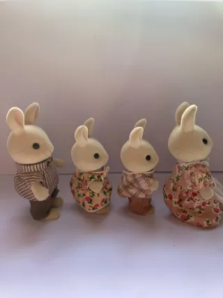 Familia de Conejos Sylvanian Families