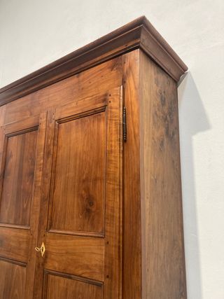 Antiguo armario cerezo restaurado