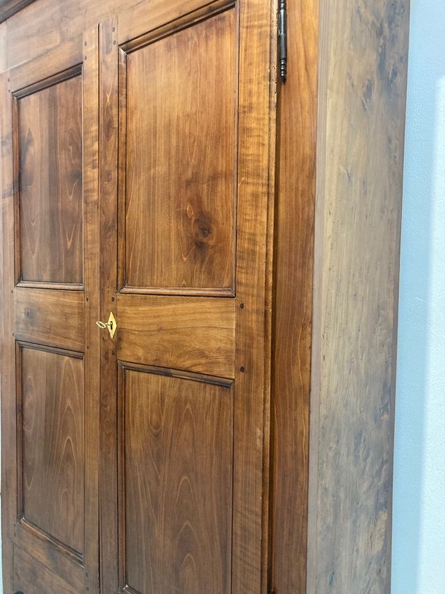 Antiguo armario cerezo restaurado