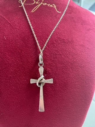 Collana con crocifisso vintage in argento