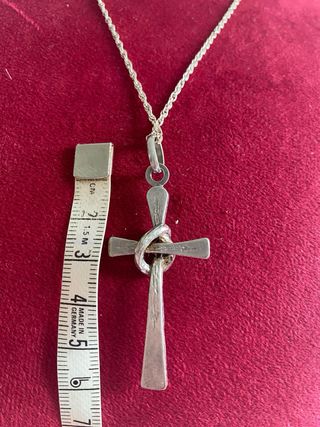 Collana con crocifisso vintage in argento