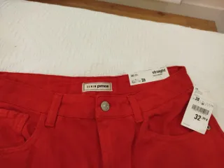 Pantalón vaquero Straight rojo Talla M
