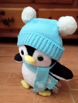 Pingüino de peluche con gorro y bufanda (NUEVO!)