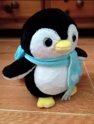 Pingüino de peluche con gorro y bufanda (NUEVO!)